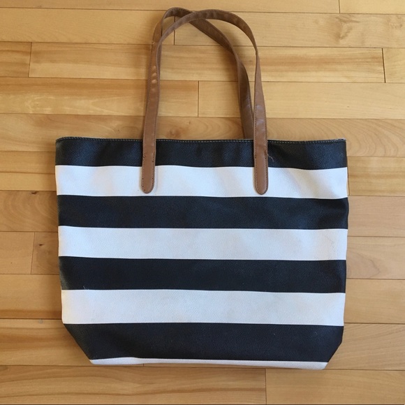 Kenneth Cole Reaction Tote - Picture 4 of 12